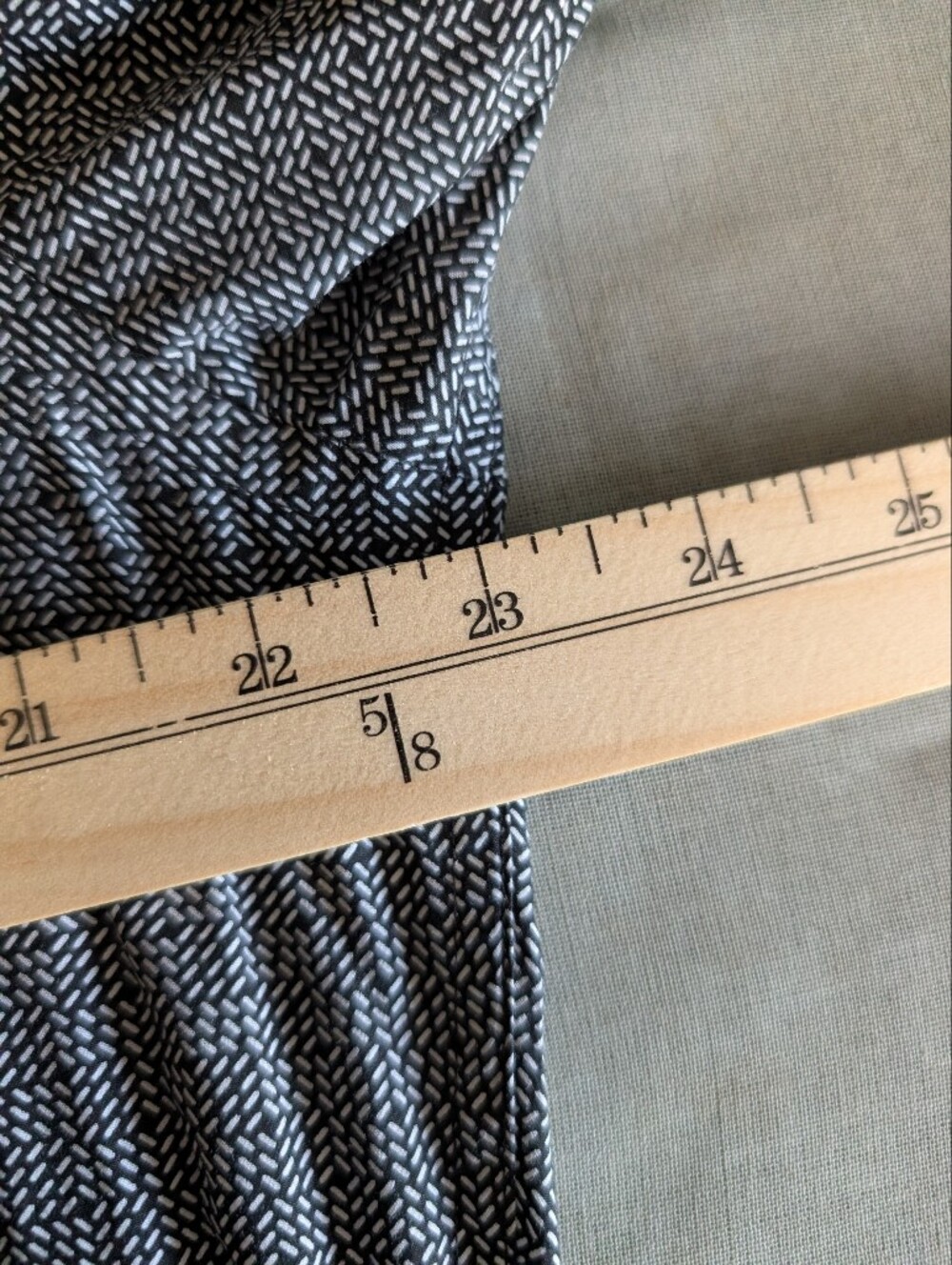 Bugatchi Men's Black Micro-Pattern Button-Up Shirt - Picture 7 of 7